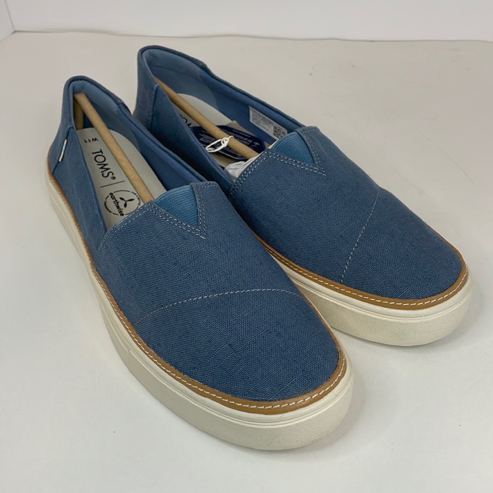 New Tom's Parker Women’s Blue and Cream Colored Sole Slip Ons Size 11